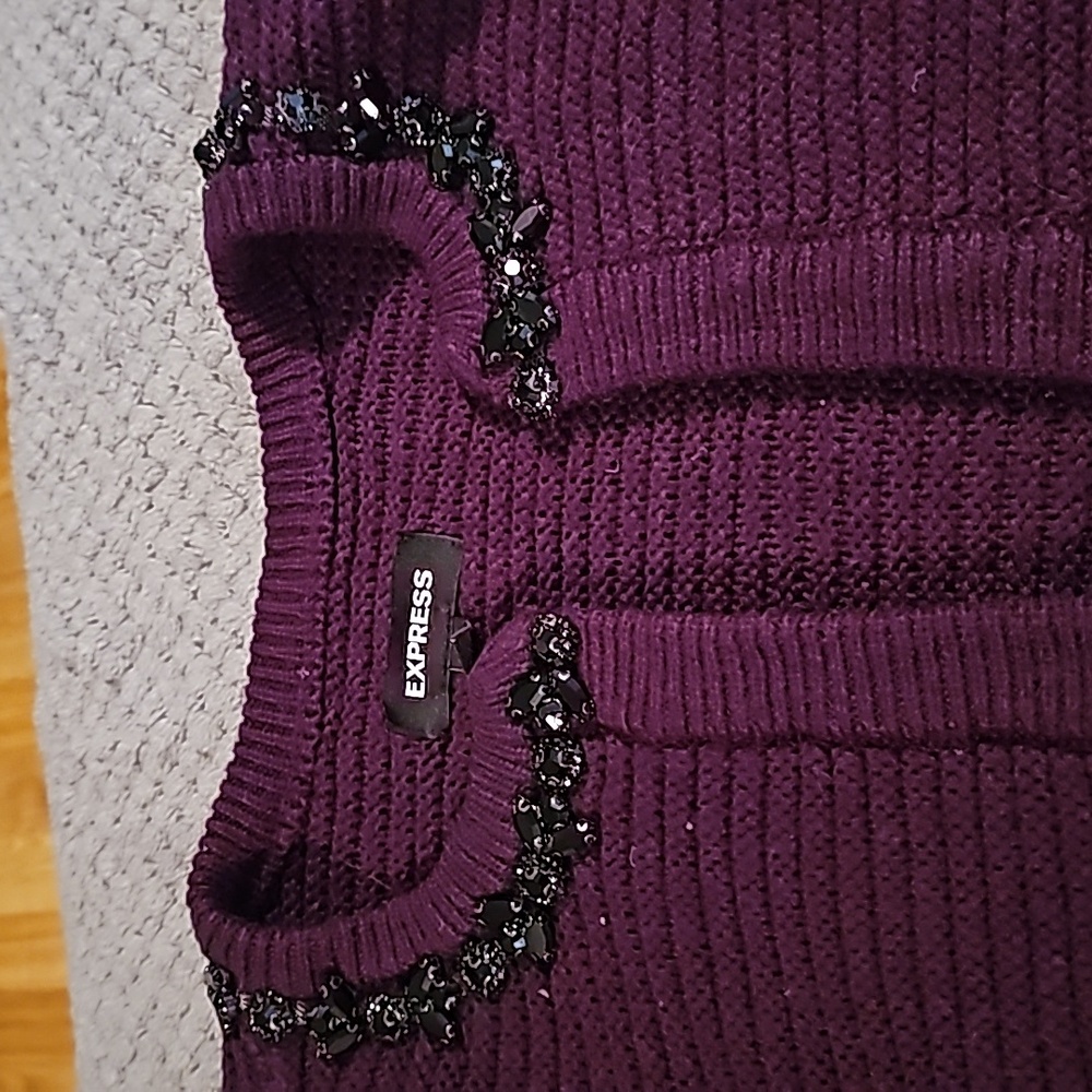 Sweater - Picture 2 of 7